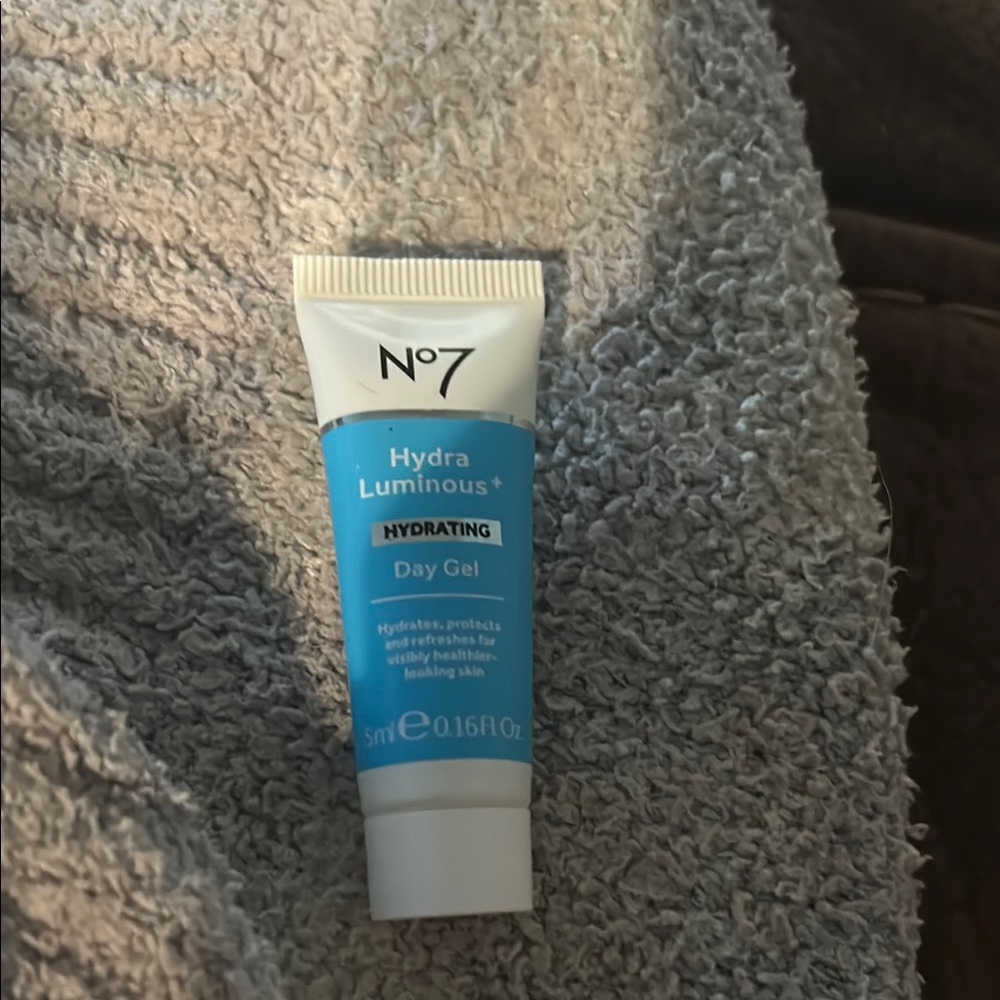 No7 Hydra Luminous Hydrating Day Gel